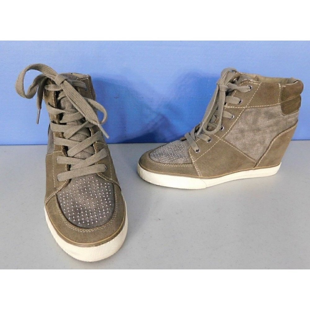AMERICAN EAGLE OUTFITTERS TAN-ISH GRAY SNEAKERS, GYM SHOES, WOMAN'S SIZE 7